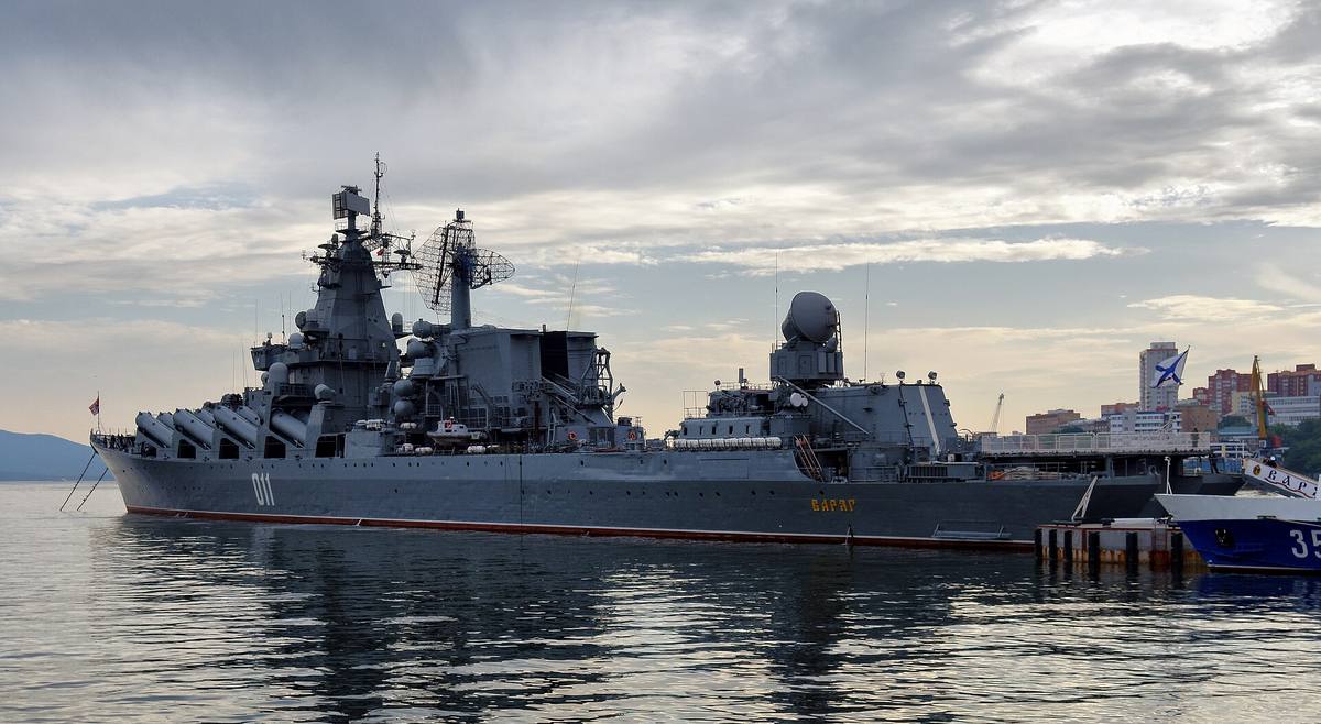 Raketový křižník Varjag ve Vladivostoku