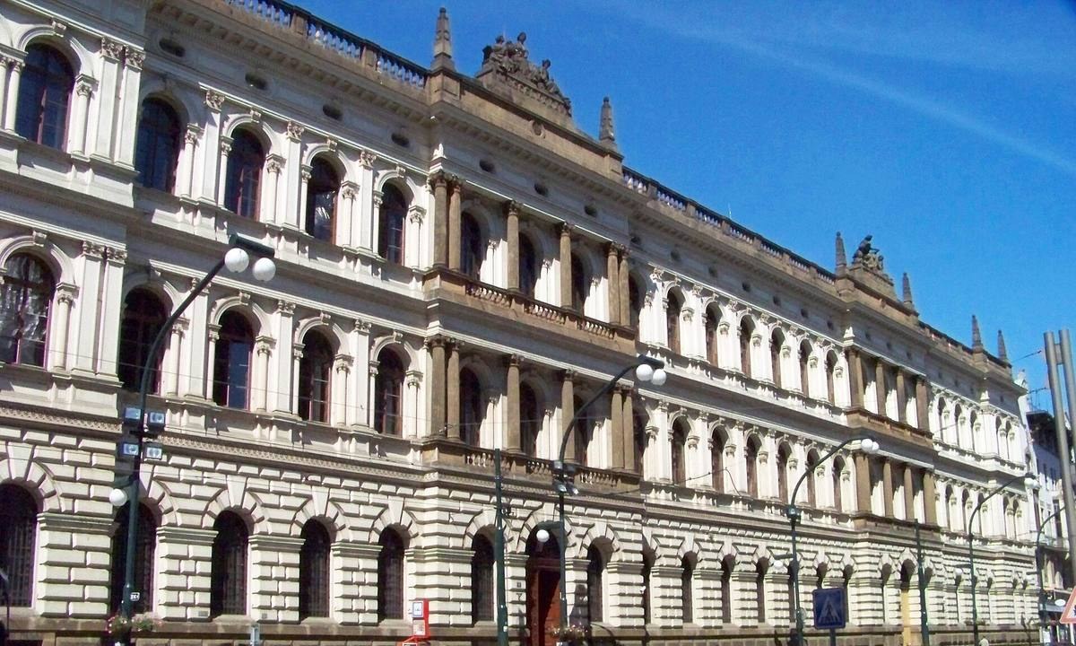 Průčelí historické budovy Akademie věd ČR na Národní třídě v Praze