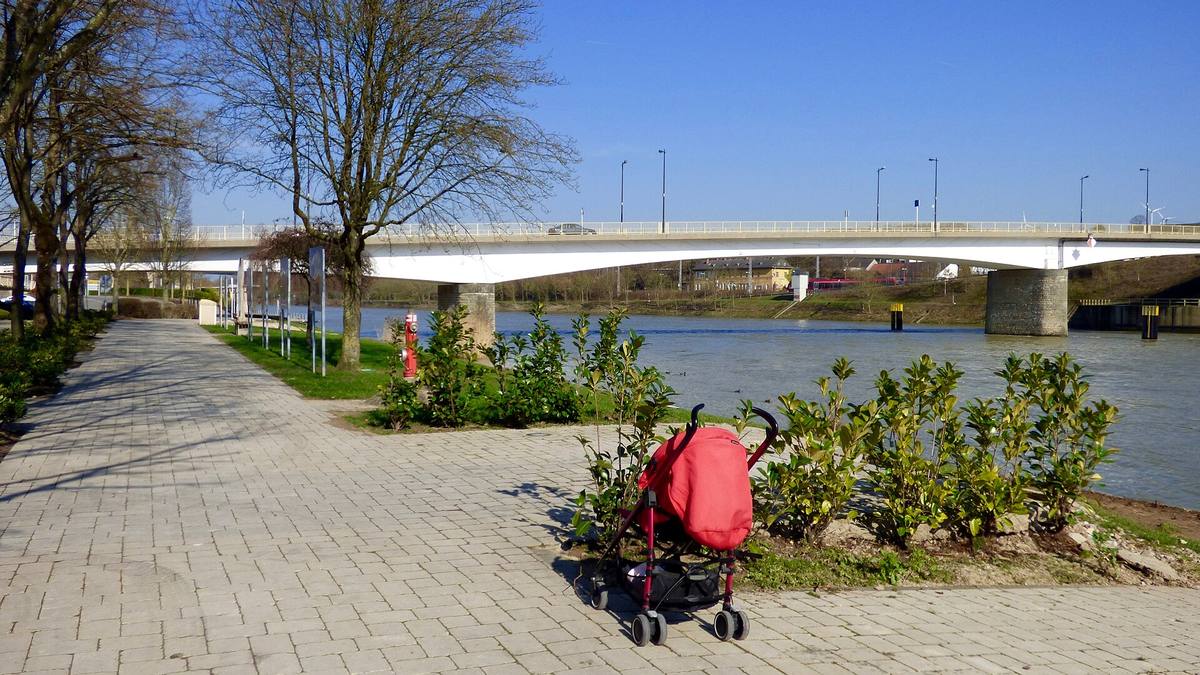 Most přes řeku Moselu u vsi Schengen