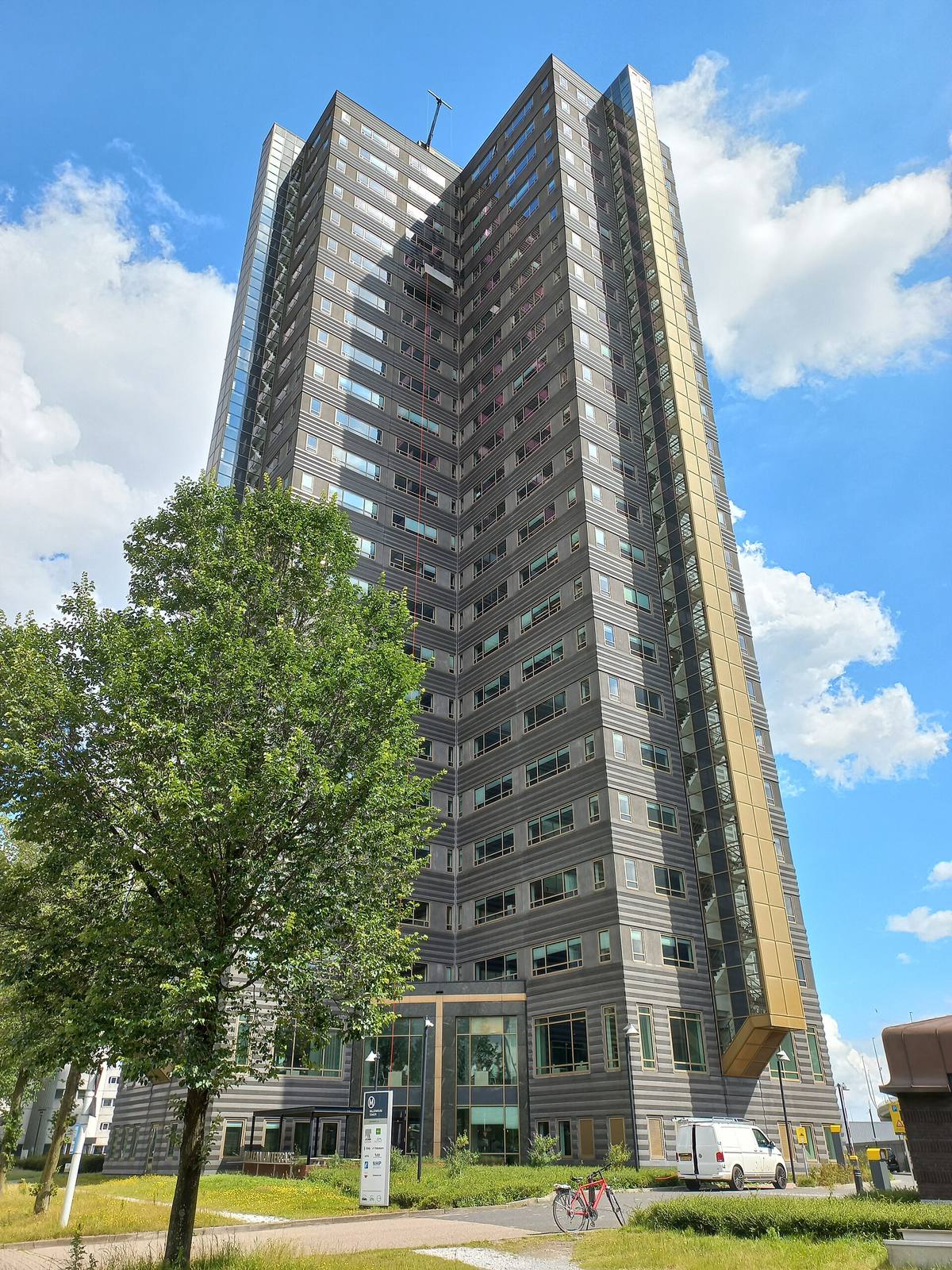 Výšková kancelářská budova Millennium Tower v Amsterodamu